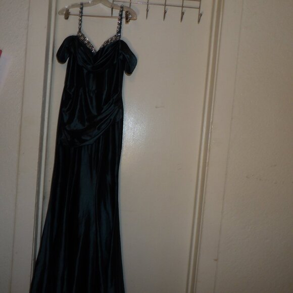 Staycees Emerald Green Beaded Neckline Formal Dress Sz 8 - Picture 4 of 9